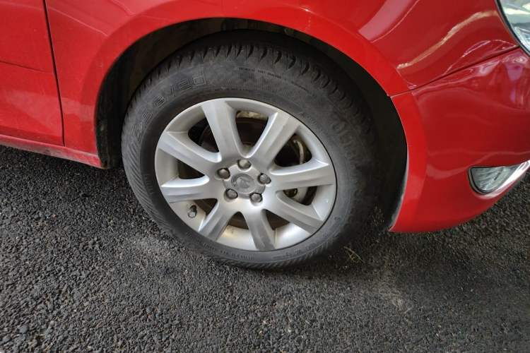 Used Skoda Fabia 2012 1.4L Manual Jingling Edition Right Front Wheel Hub