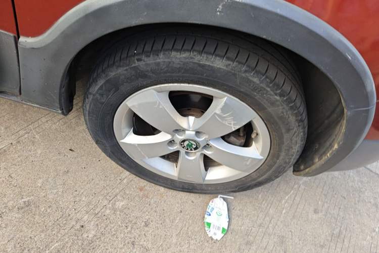 Used Skoda Fabia 2012 1.6L Scout Right Front Wheel Hub