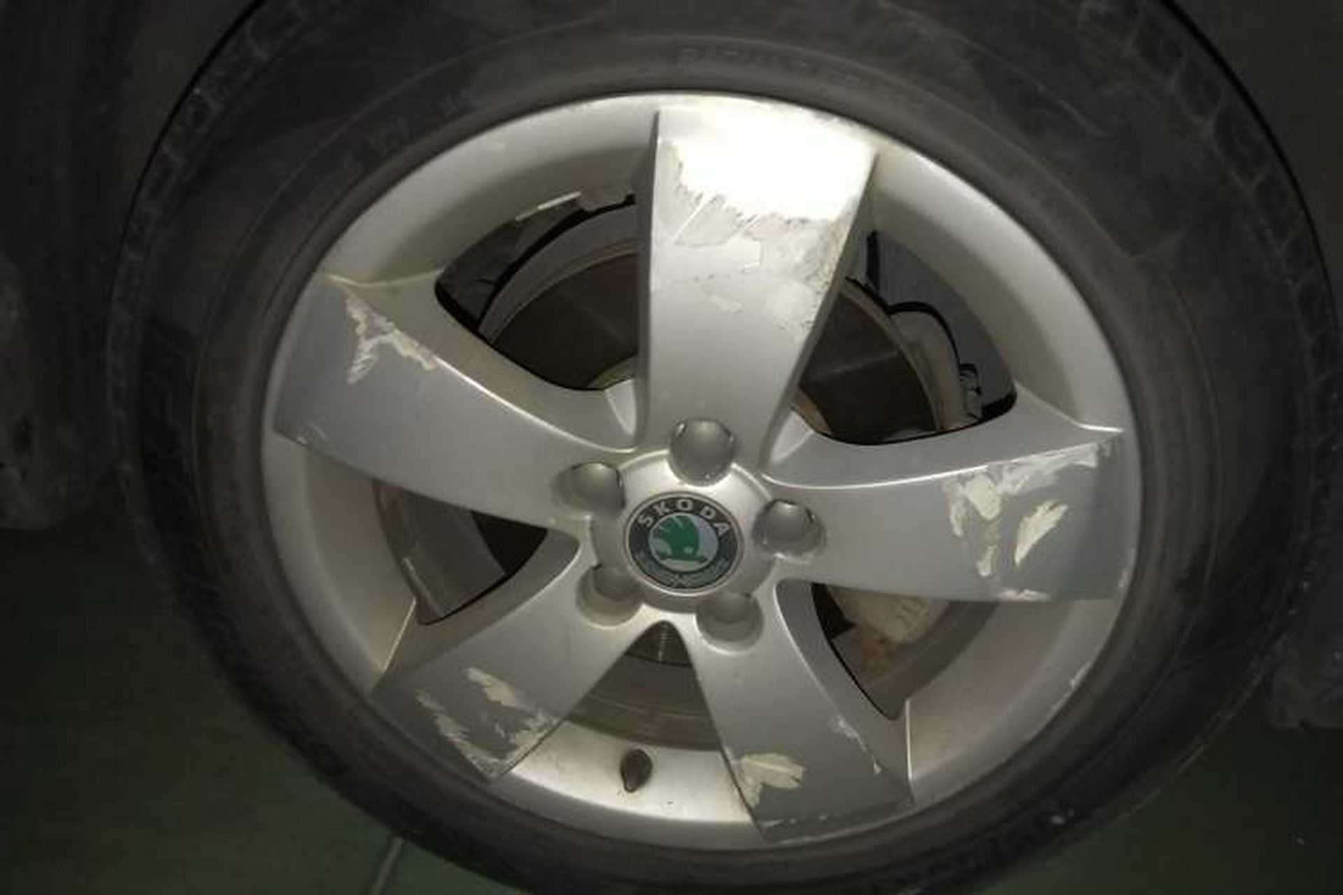 Used Skoda Fabia 2012 1.6L Scout Right Front Wheel Hub