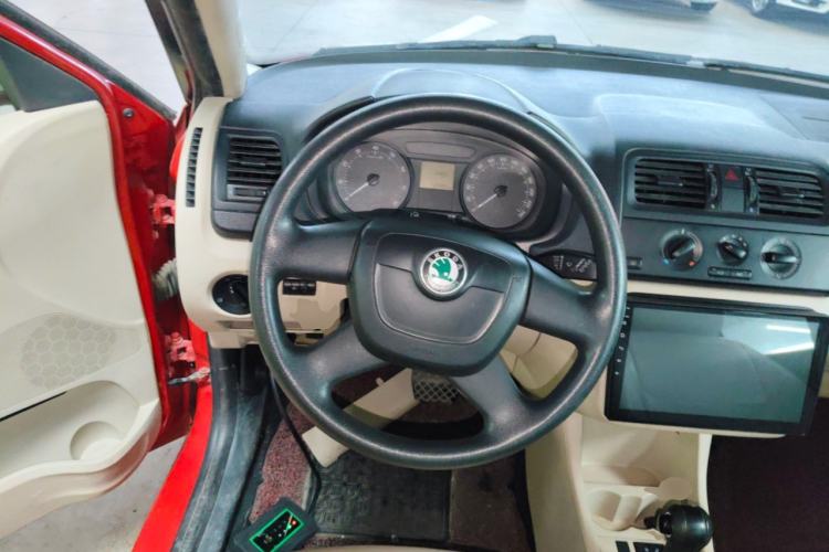 Used Skoda Fabia 2012 1.4L Automatic Crystal Edition Steering Wheel