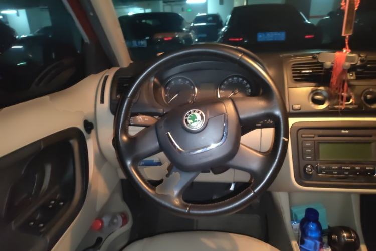 Used Skoda Fabia 2012 1.6L Automatic Crystal Edition Steering Wheel