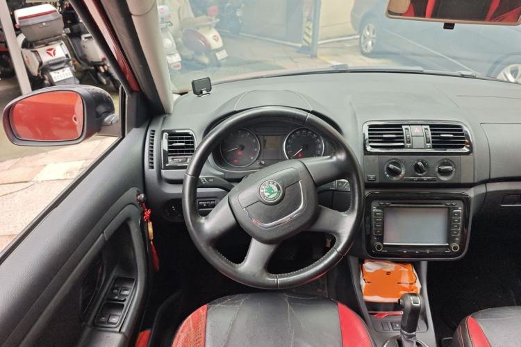 Used Skoda Fabia 2012 1.6L Automatic Cool Black Edition Steering Wheel