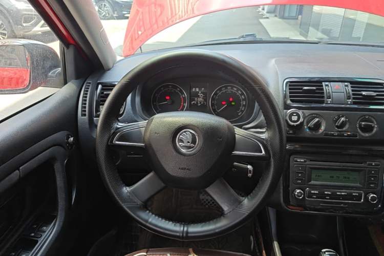 Used Skoda Fabia 2012 1.6L Automatic Cool Black Edition Steering Wheel