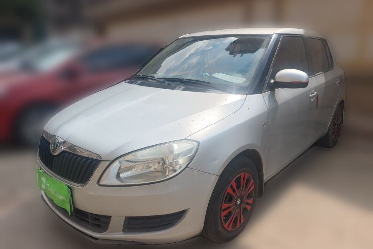 Used Skoda Fabia 2012 1.4L Manual Crystal Edition Guazi used car, China used car export, Used car for sale, Used cars, Cheapest cars for sale