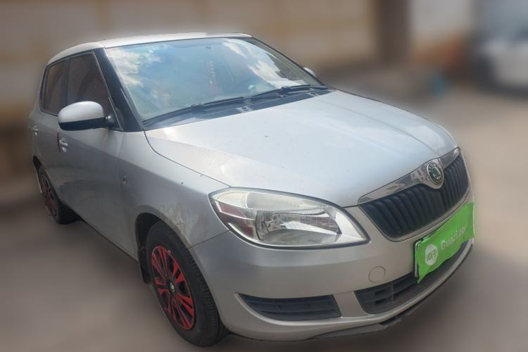 Used Skoda Fabia 2012 1.4L Manual Crystal Edition Front Right 45 Deg