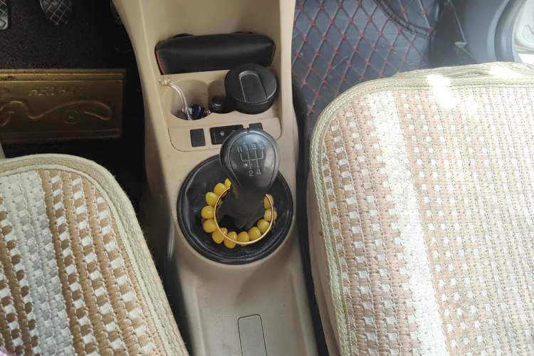 Used Skoda Fabia 2012 1.4L Manual Crystal Edition Gear Lever