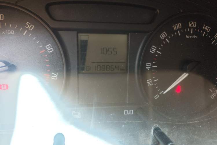 Used Skoda Fabia 2012 1.4L Manual Crystal Edition Odometer Close Up