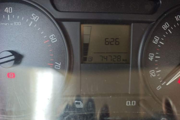 Used Skoda Fabia 2012 1.4L Manual Crystal Edition Odometer Close Up