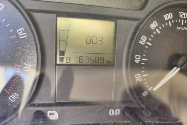 Used Skoda Fabia 2012 1.4L Manual Crystal Edition Odometer Close Up