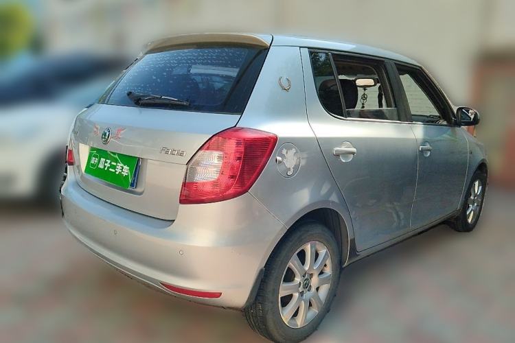 Used Skoda Fabia 2012 1.4L Automatic Crystal Edition Rear Right 45 Deg