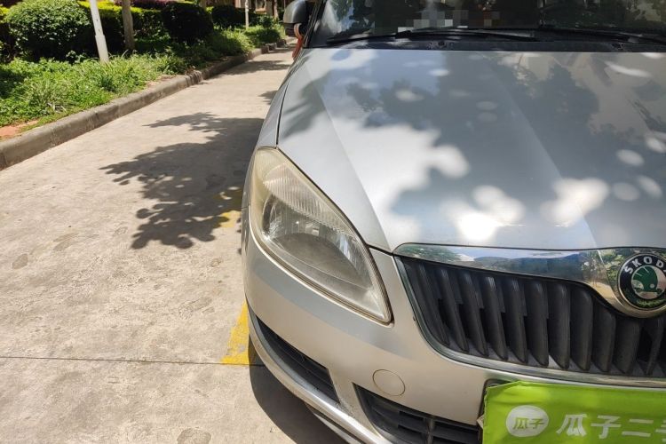 Used Skoda Fabia 2012 1.4L Manual Crystal Edition Right Front Headlight