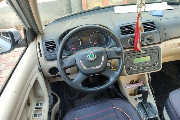 Used Skoda Fabia 2012 1.4L Automatic Crystal Edition Steering Wheel