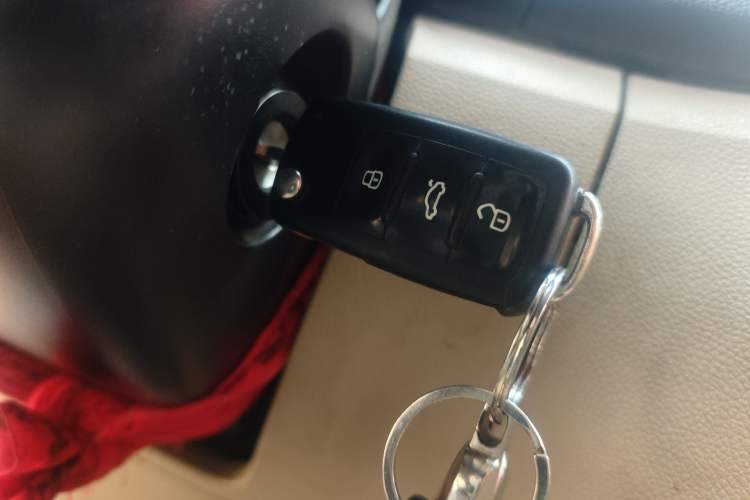 Used Skoda Fabia 2012 1.4L Manual Crystal Edition Vehicle Key