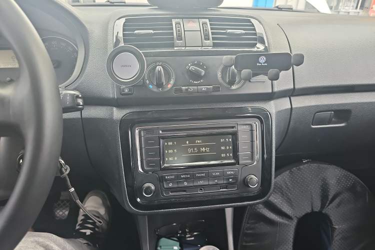 Used Skoda Fabia 2012 1.6L Manual Sport Edition Audio And AC Panel