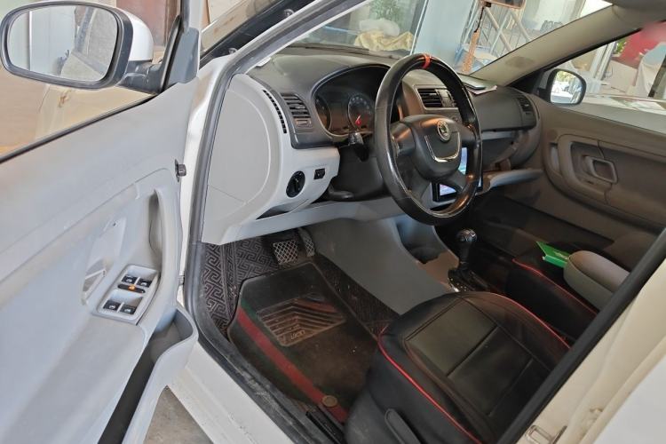 Used Skoda Fabia 2012 1.4L Automatic Crystal Edition Driver Seat