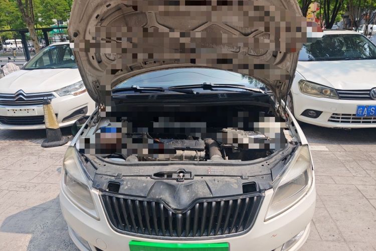 Used Skoda Fabia 2012 1.4L Manual Crystal Edition Engine Bay
