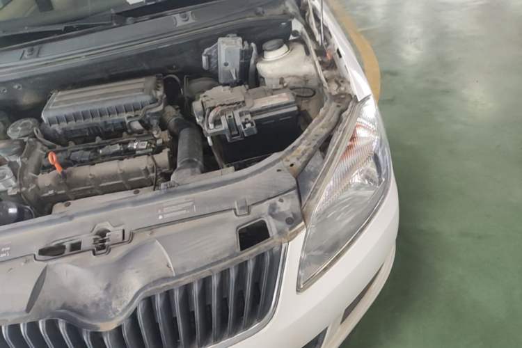 Used Skoda Fabia 2012 1.4L Manual Crystal Edition Engine Bay Left