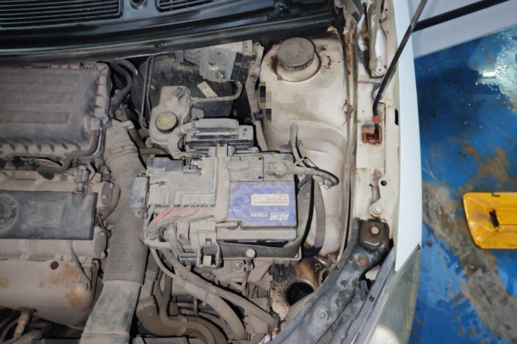 Used Skoda Fabia 2012 1.6L Automatic Cool Black Edition Engine Bay Left