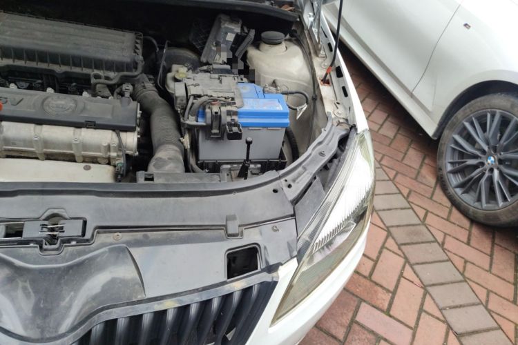 Used Skoda Fabia 2012 1.6L Automatic Cool Black Edition Engine Bay Left