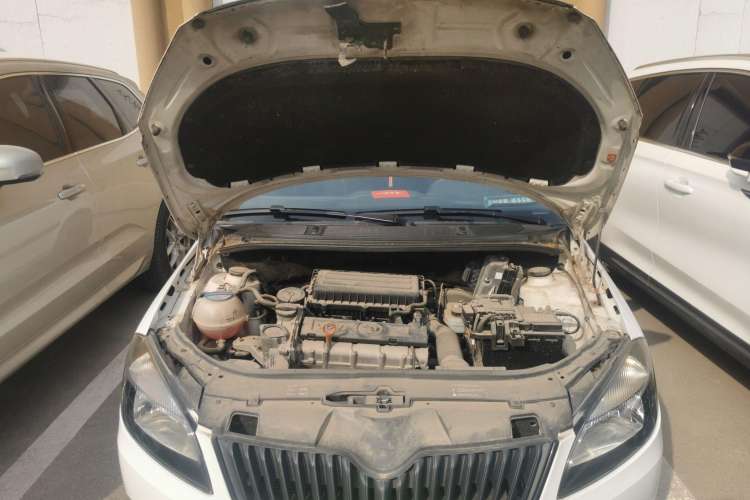 Used Skoda Fabia 2012 1.6L Automatic Sport Edition Engine Bay