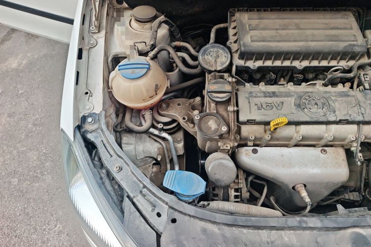 Used Skoda Fabia 2012 1.6L Automatic Sport Edition Engine Bay Right