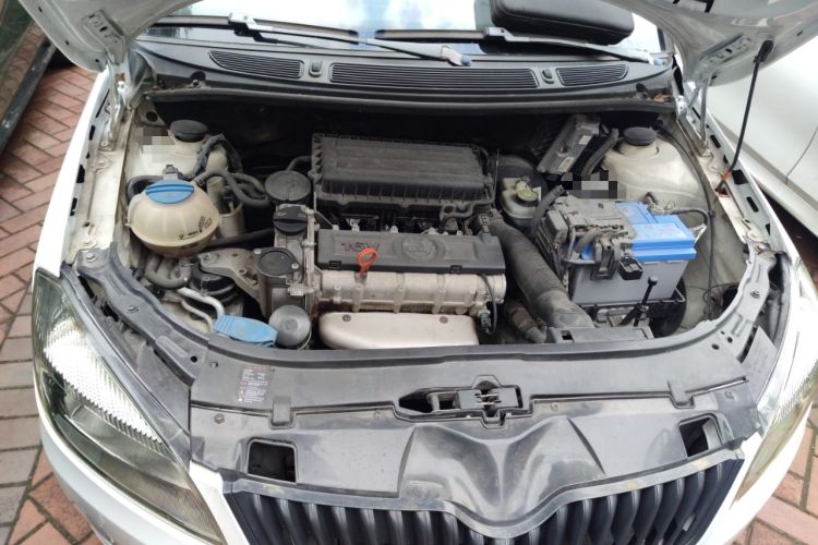 Used Skoda Fabia 2012 1.6L Automatic Cool Black Edition Engine Bay