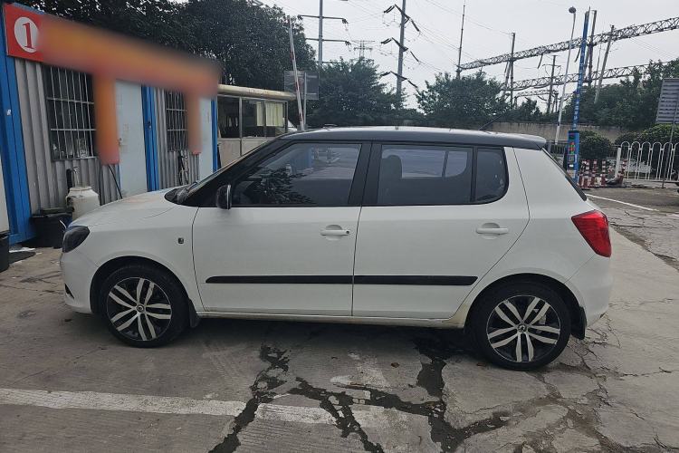 Used Skoda Fabia 2012 1.6L Manual Sport Edition Exterior 3