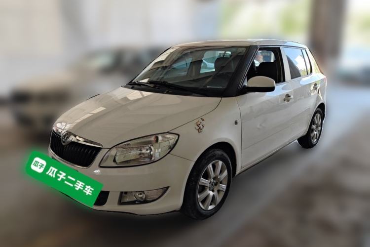Used Skoda Fabia 2012 1.4L Automatic Crystal Edition Guazi used car, China used car export, Used car for sale, Used cars, Cheapest cars for sale