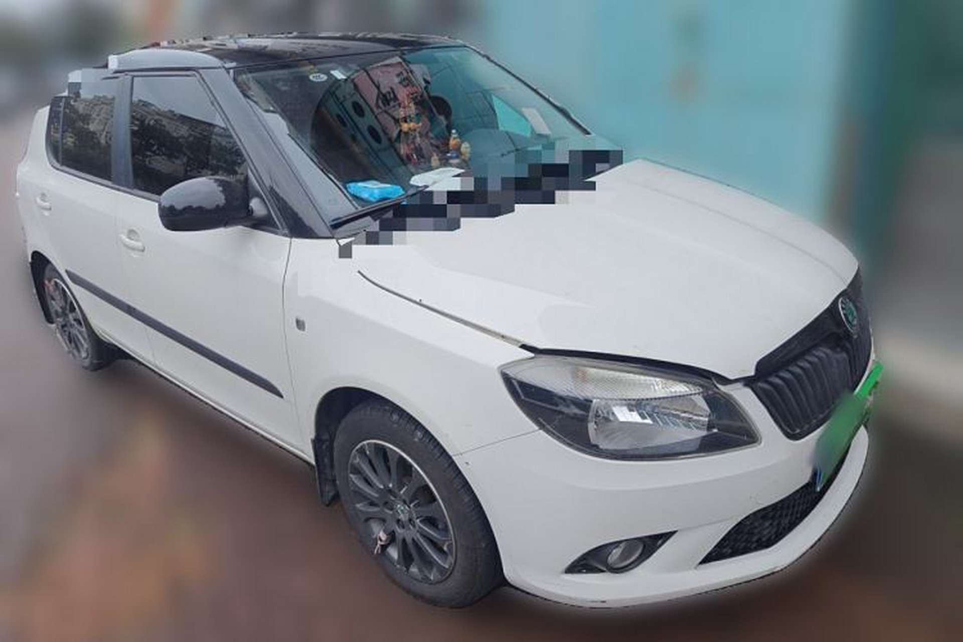 Used Skoda Fabia 2012 1.6L Automatic Sport Edition Front Right 45 Deg