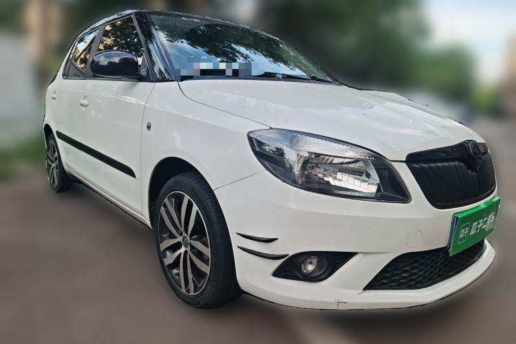 Used Skoda Fabia 2012 1.6L Automatic Sport Edition Front Right 45 Deg