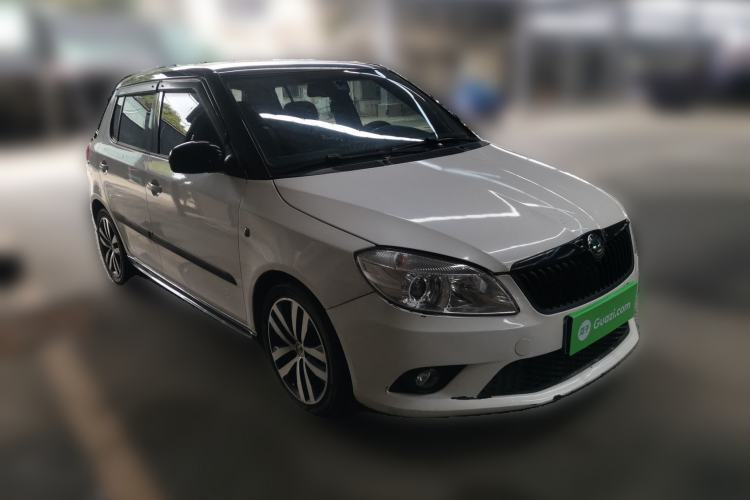 Used Skoda Fabia 2012 1.4L Manual Crystal Edition Front Right 45 Deg