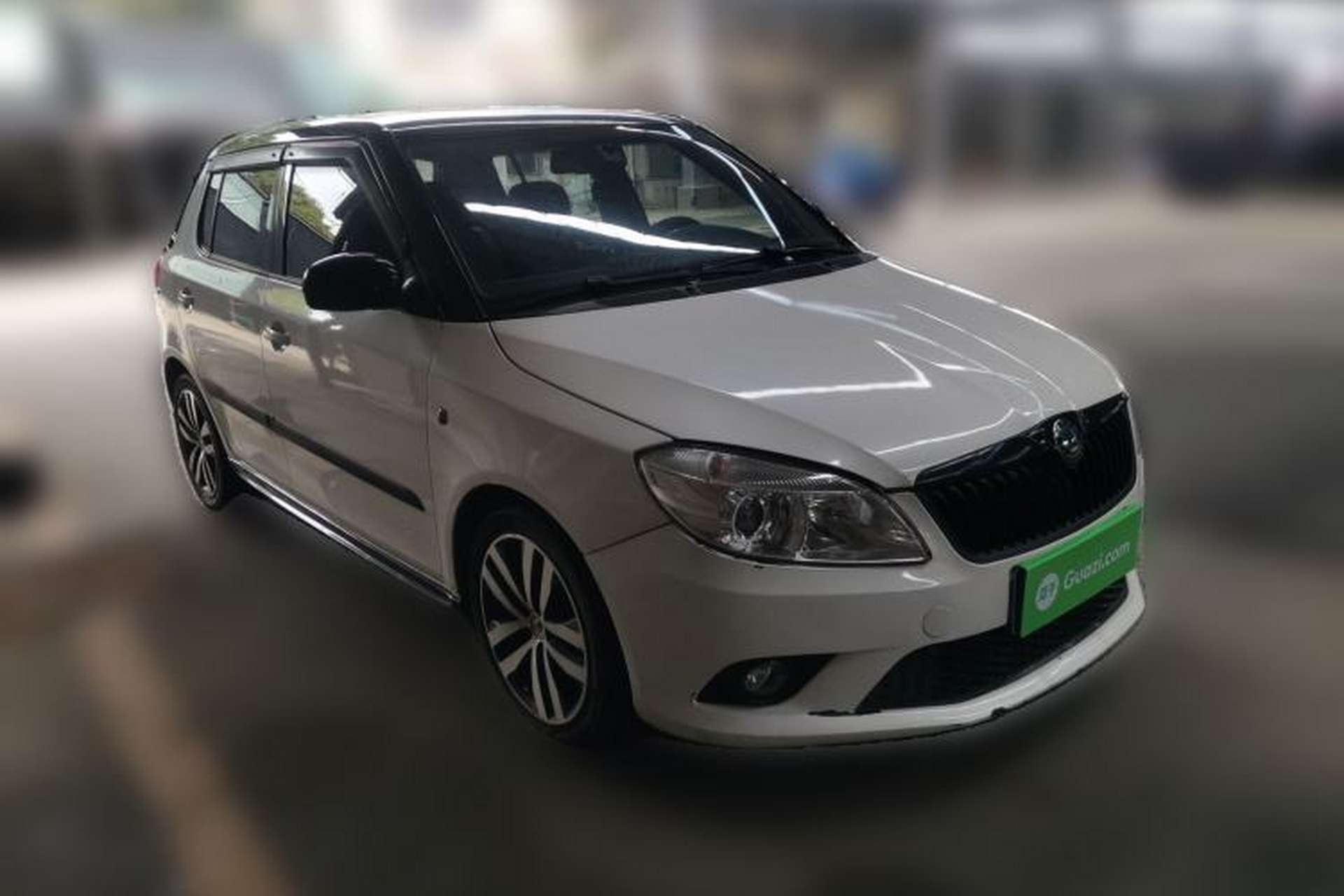 Used Skoda Fabia 2012 1.4L Manual Crystal Edition Front Right 45 Deg