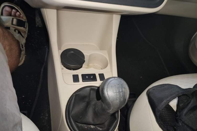 Used Skoda Fabia 2012 1.4L Manual Crystal Edition Gear Lever