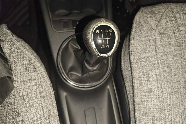 Used Skoda Fabia 2012 1.6L Manual Cool Black Edition Gear Lever