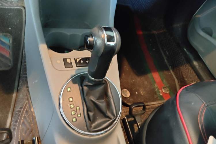 Used Skoda Fabia 2012 1.4L Automatic Crystal Edition Gear Lever