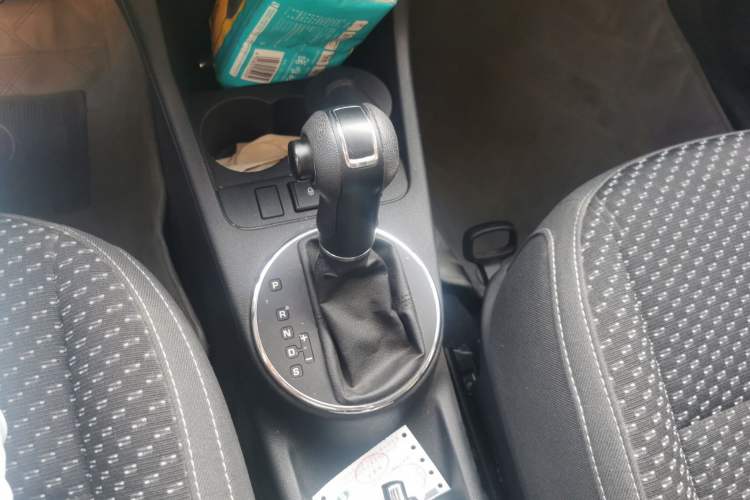 Used Skoda Fabia 2012 1.6L Automatic Sport Edition Gear Lever