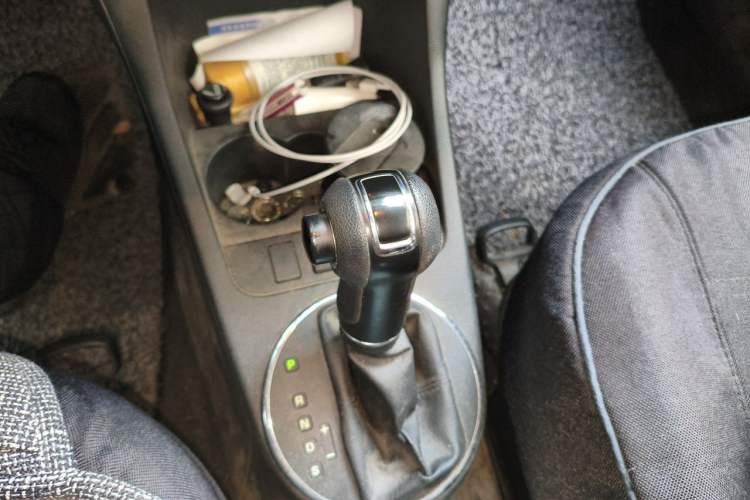 Used Skoda Fabia 2012 1.6L Automatic Sport Edition Gear Lever