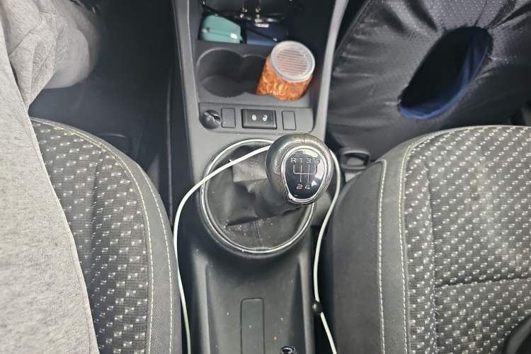 Used Skoda Fabia 2012 1.6L Manual Sport Edition Gear Lever