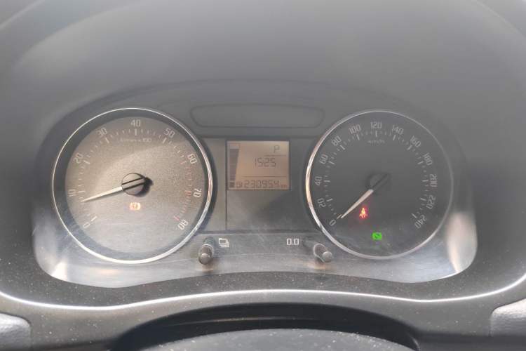 Used Skoda Fabia 2012 1.6L Automatic Sport Edition Instrument Cluster