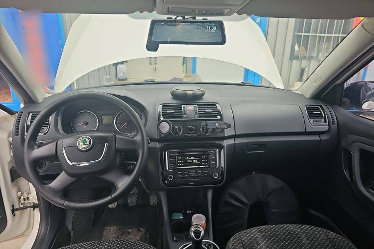 Used Skoda Fabia 2012 1.6L Manual Sport Edition Interior 2