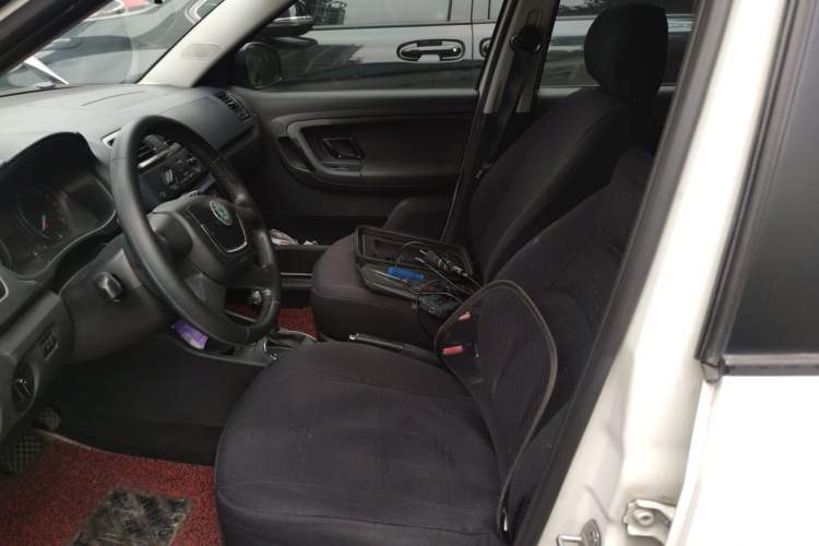 Used Skoda Fabia 2012 1.6L Automatic Cool Black Edition Left Front Seat