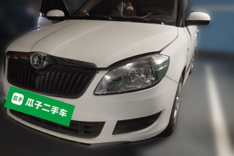 Used Skoda Fabia 2012 1.4L Automatic Crystal Edition Guazi used car, China used car export, Used car for sale, Used cars, Cheapest cars for sale