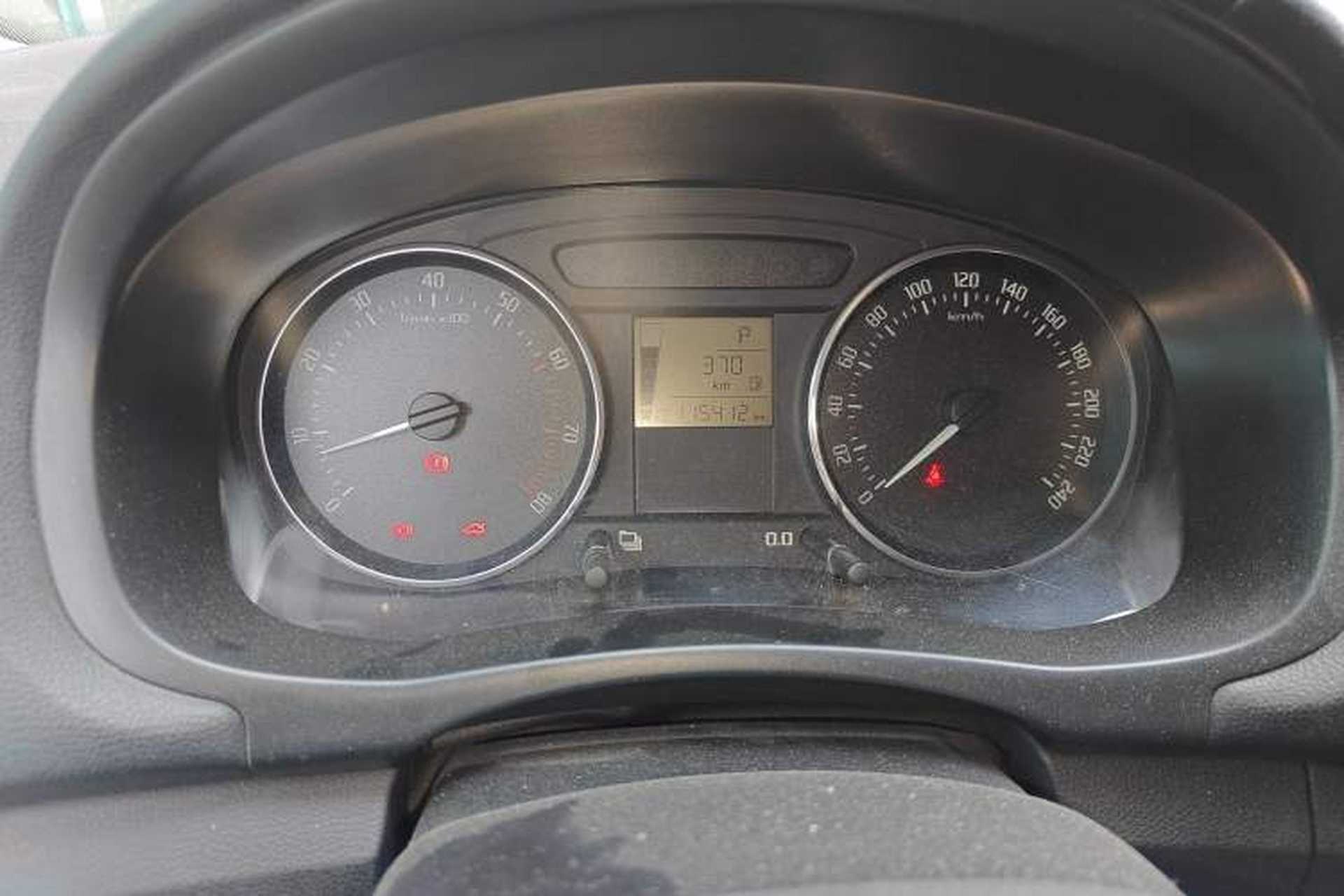 Used Skoda Fabia 2012 1.6L Automatic Sport Edition Odometer Close Up