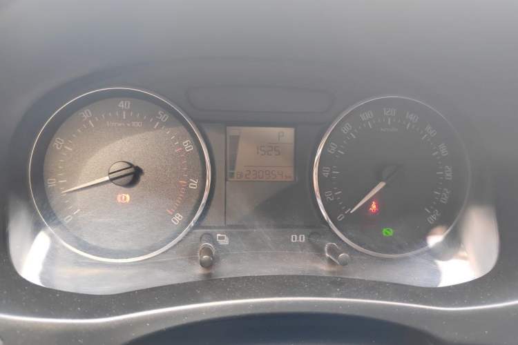 Used Skoda Fabia 2012 1.6L Automatic Sport Edition Odometer Close Up