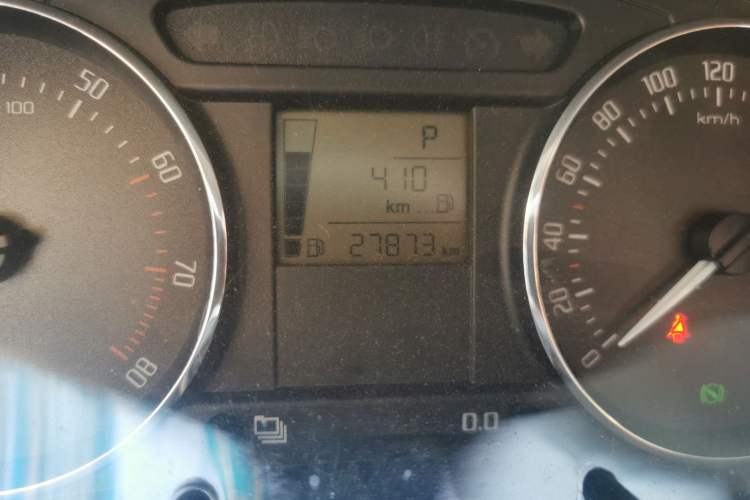 Used Skoda Fabia 2012 1.6L Automatic Sport Edition Odometer Close Up