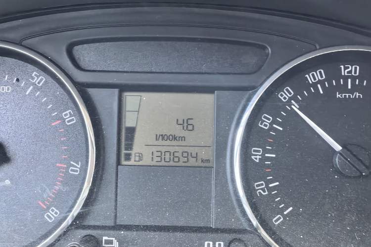 Used Skoda Fabia 2012 1.6L Manual Sport Edition Odometer Close Up