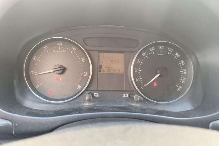 Used Skoda Fabia 2012 1.6L Manual Cool Black Edition Odometer Close Up