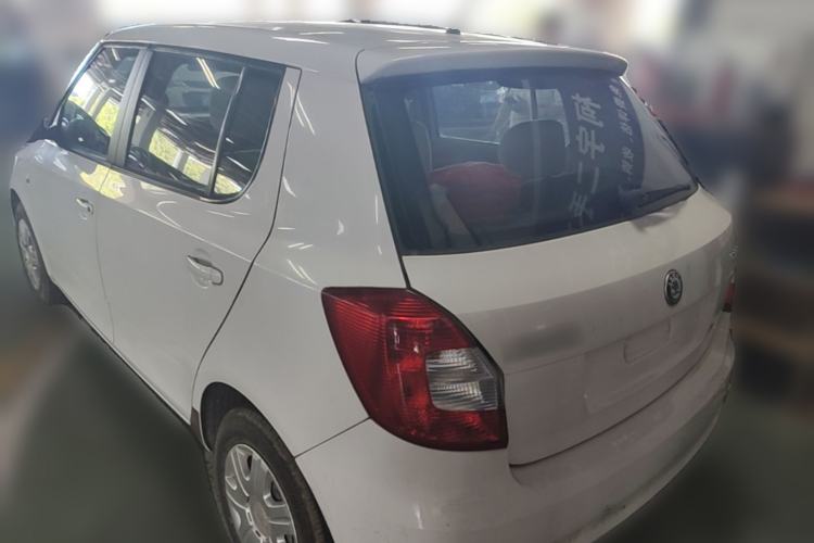 Used Skoda Fabia 2012 1.4L Manual Crystal Edition Rear Left 45 Deg