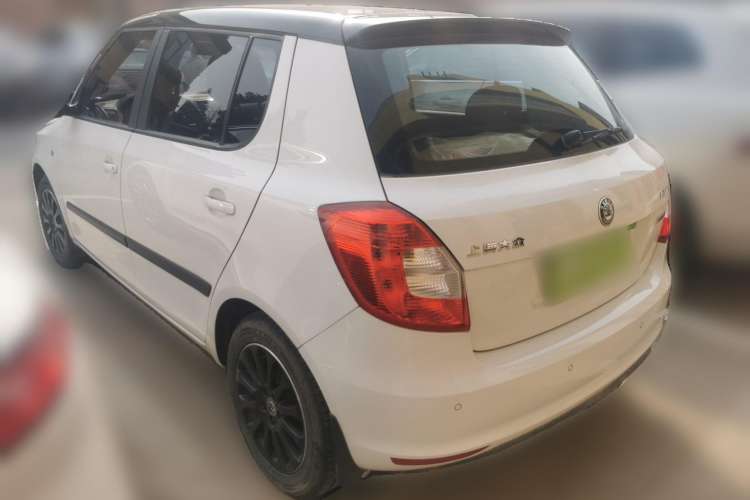 Used Skoda Fabia 2012 1.6L Automatic Sport Edition Rear Left 45 Deg