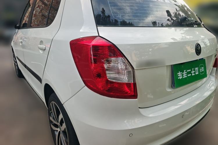 Used Skoda Fabia 2012 1.6L Automatic Sport Edition Rear Left 45 Deg
